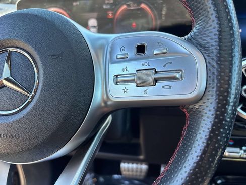 Used 2021 Mercedes-Benz GLB 250 4MATIC image 20