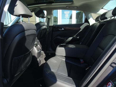 Used 2017 Kia Cadenza Technology FWD image 14