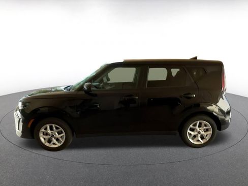 Used 2025 Kia Soul LX w/ LX Technology Package image 7