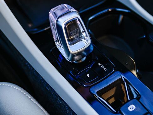 Certified 2026 Volvo XC40 B5 Ultra w/ Climate Package image 25