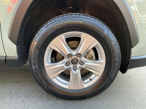 Used 2021 Toyota RAV4 XLE image 10