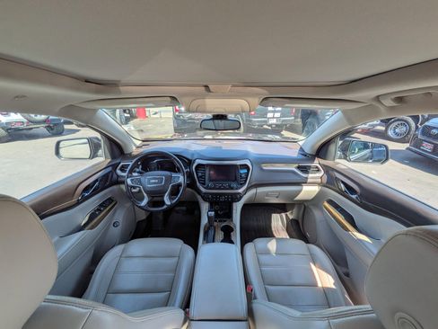 Used 2019 GMC Acadia Denali w/ Technology Package AWD/4WD image 10