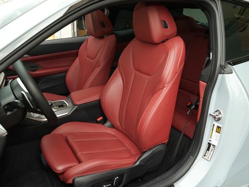 Used 2025 BMW M440i Coupe image 3