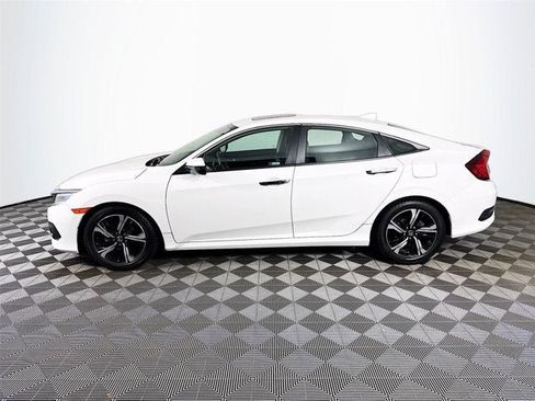 Used 2018 Honda Civic Touring image 9