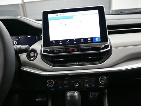 Used 2023 Jeep Compass Limited w/ Elite Group AWD/4WD image 10