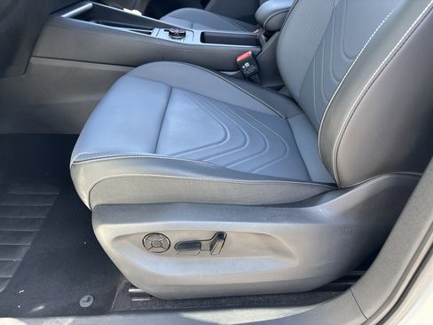 Certified 2025 Volkswagen Tiguan SE R-Line AWD/4WD image 19