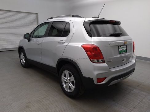 Used 2021 Chevrolet Trax LT w/ LT Convenience Package FWD image 5