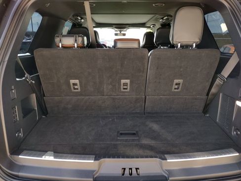 Used 2022 Lincoln Navigator Reserve image 11