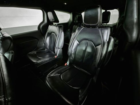 Used 2023 Chrysler Pacifica Touring-L w/ S Appearance Package FWD image 21