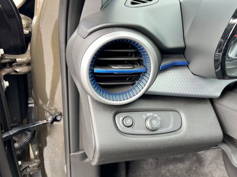 Certified 2024 Chevrolet Trax LS image 17