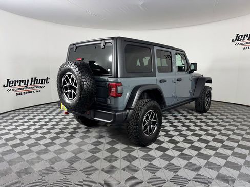 Used 2025 Jeep Wrangler Unlimited Rubicon image 7