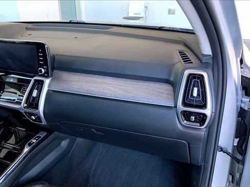 Used 2021 Kia Sorento SX Prestige image 19