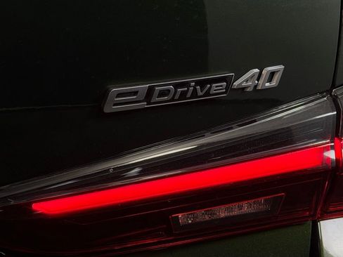 Used 2023 BMW i4 eDrive40 w/ Premium Package image 11