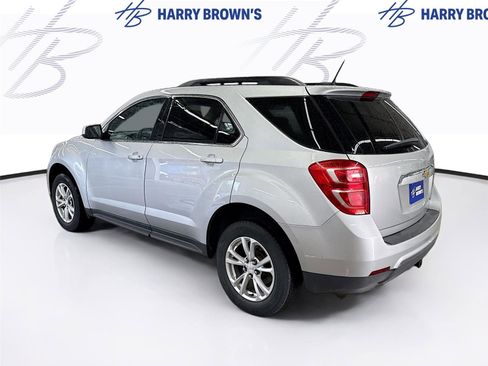 Used 2017 Chevrolet Equinox LT w/ Convenience Package FWD image 2