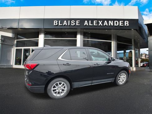 Used 2023 Chevrolet Equinox LT image 4