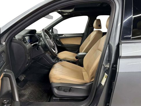 Used 2022 Volkswagen Tiguan SE image 10