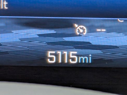 Used 2025 Chevrolet Traverse Z71 w/ Driver Confidence Package image 27