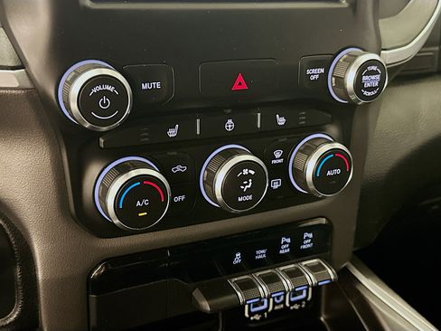 Used 2020 RAM 1500 Big Horn AWD/4WD image 25