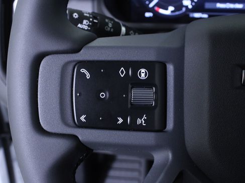Used 2026 Land Rover Defender 110 S image 22