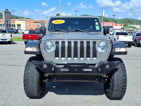 Used 2022 Jeep Wrangler Unlimited Rubicon w/ Cold Weather Group AWD/4WD image 11