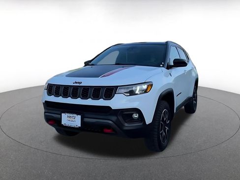 Used 2025 Jeep Compass Trailhawk AWD/4WD image 7