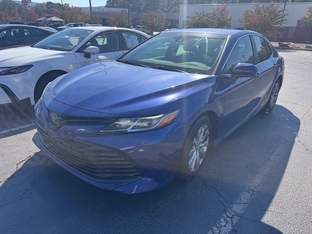 Used 2018 Toyota Camry LE FWD image 1