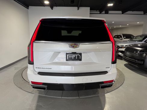 Used 2023 Cadillac Escalade Premium Luxury AWD/4WD image 11