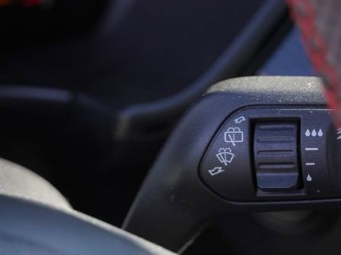 Used 2025 Ford Escape ST-Line image 30