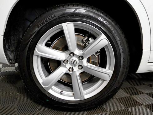 Used 2016 Volvo XC90 T8 Momentum w/ Vision Package image 57