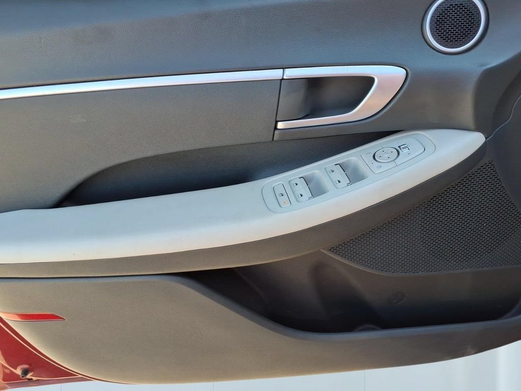 Used 2023 Hyundai Sonata SE FWD image 14