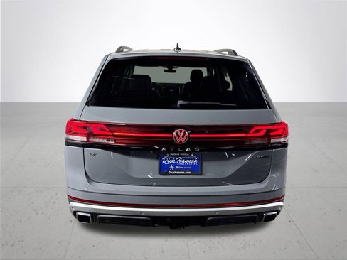 Certified 2025 Volkswagen Atlas Peak Edition SE image 7