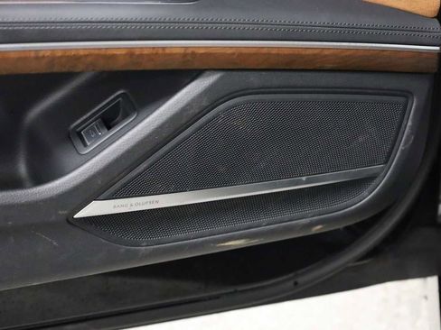 Used 2023 Audi A8 L 3.0T w/ Luxury Package image 17