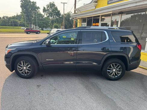 Used 2017 GMC Acadia SLT FWD image 3