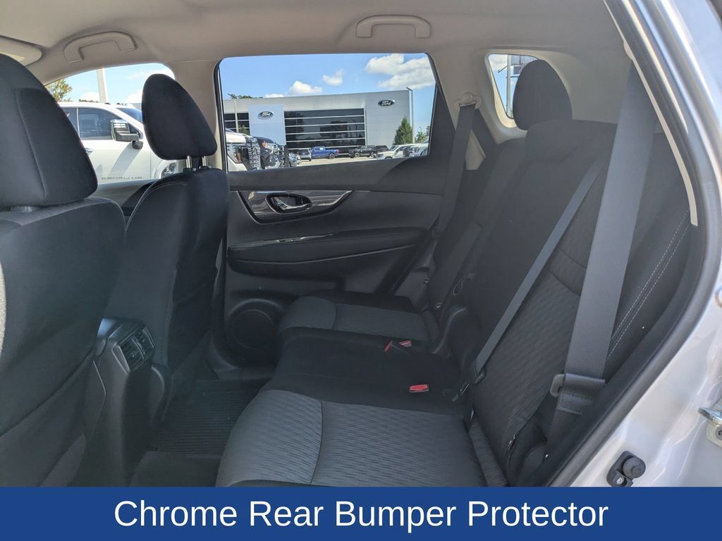 Used 2020 Nissan Rogue SV FWD image 14
