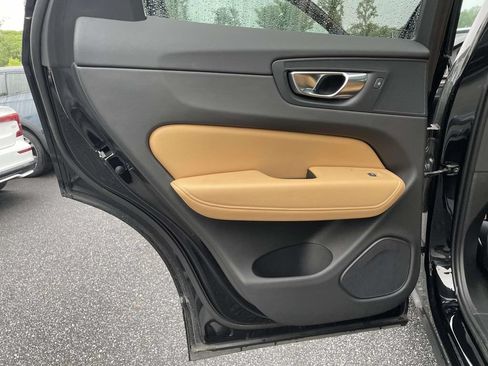 Used 2021 Volvo XC60 T5 Inscription w/ Protection Package Premier FWD image 2
