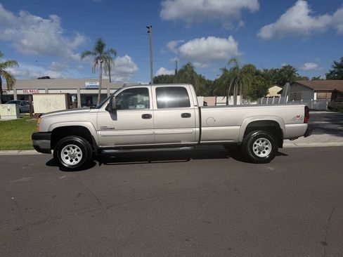 Used 2007 Chevrolet Silverado 2500 LT w/ Heavy-Duty Power Package AWD/4WD image 7