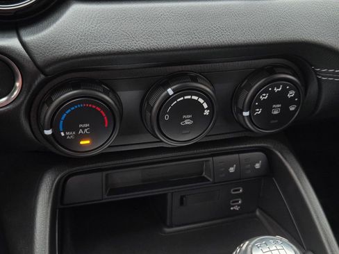 Certified 2024 MAZDA MX-5 Miata Club RWD image 16