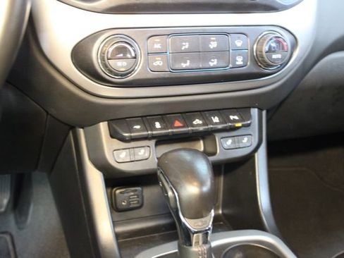 Used 2022 Chevrolet Colorado LT w/ Redline Special Edition AWD/4WD image 20