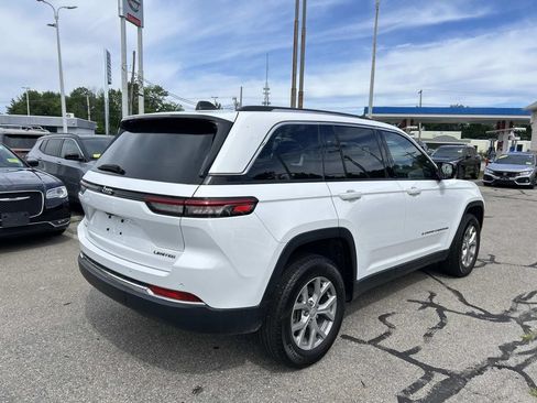 Used 2023 Jeep Grand Cherokee Limited AWD/4WD image 6