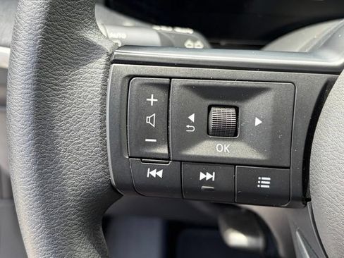 Certified 2025 Nissan Kicks SV AWD/4WD image 16