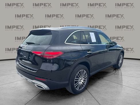Used 2025 Mercedes-Benz GLC 300 image 3