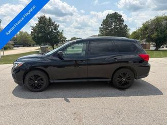 Used 2019 Nissan Pathfinder SL AWD/4WD video 3