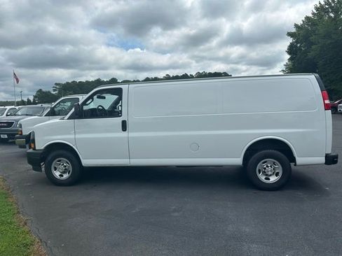 Used 2022 Chevrolet Express 2500 Extended w/ Driver Convenience Package image 8