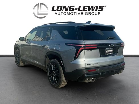 Used 2026 Chevrolet Traverse LT w/ Midnight/Sport Edition FWD image 4