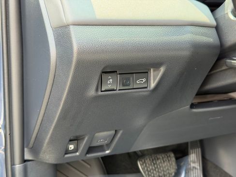 Used 2026 Toyota RAV4 XSE AWD/4WD image 17