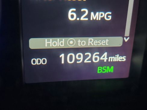 Used 2019 Toyota Highlander XLE image 19