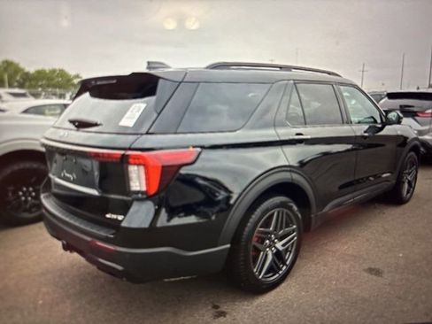 Used 2025 Ford Explorer ST-Line w/ Premium Package AWD/4WD image 28