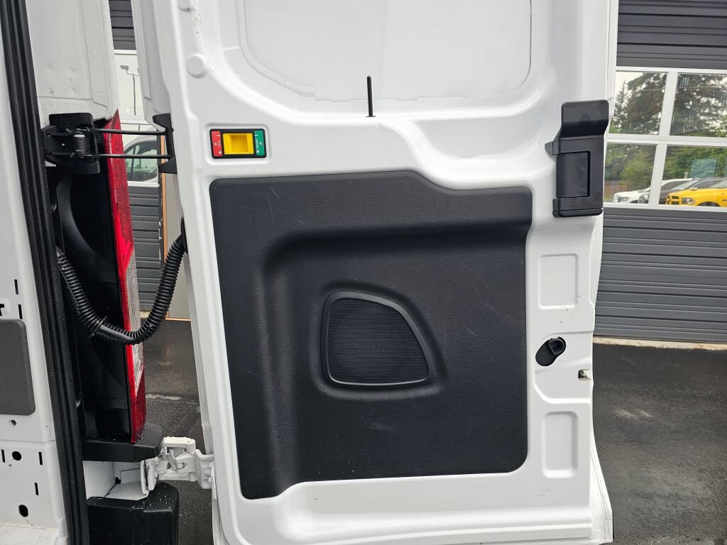 Used 2025 Ford Transit 250 148 High Roof RWD image 16