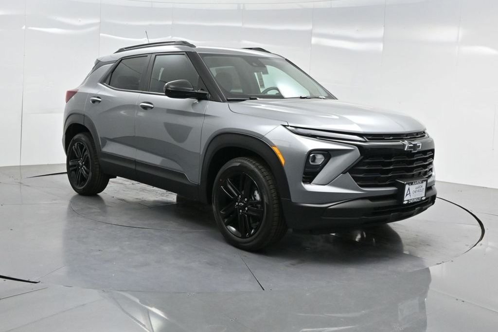 Used 2026 Chevrolet TrailBlazer LT w/ Midnight Edition FWD image 4