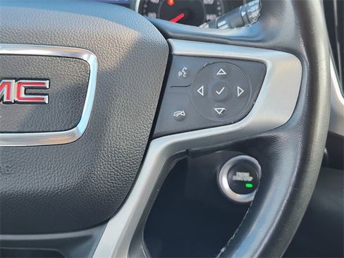 Used 2023 GMC Terrain SLT image 29